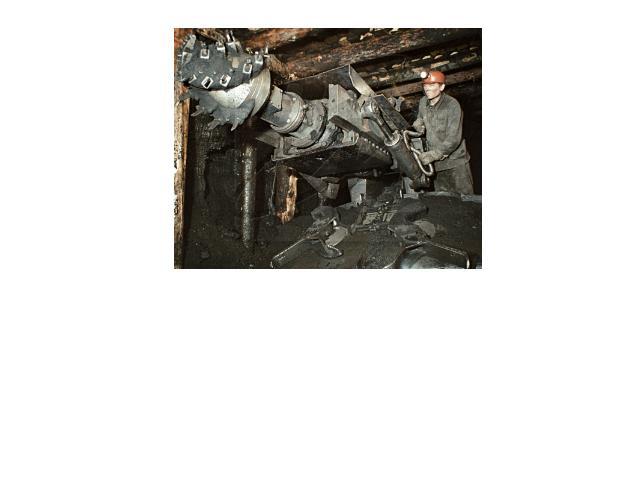 На какой глубине работают шахтеры, если в шахте барометр показывает 705 мм рт.ст.а на поверхности земли 755 мм рт.ст.1) 755 мм рт. ст. - 705 мм рт. ст. = 50 мм рт. ст.2) 50 . 12м = 600 м